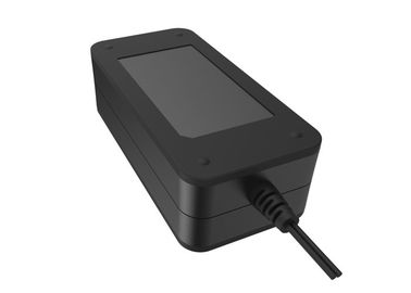 購入 12V 5A普遍的な旅行アダプターのデスクトップの多国旅行アダプター60W 5000ma online manufacture