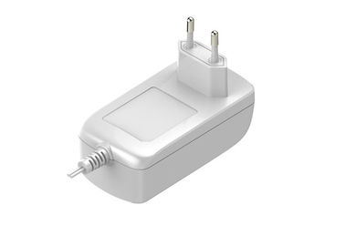 購入 黒い色で普遍的なEUのプラグ12V 36W AC切換えの壁の台紙のアダプター online manufacture