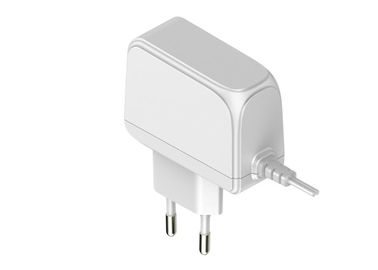 良い価格 12V 1.5A EUはセット-トップ箱の電気器具のための白いAC DC電源のアダプターを差し込みます オンライン