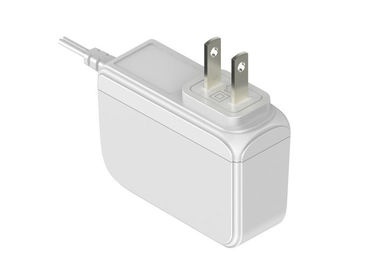 良い価格 12v 1.5A 18w AC切換えの電源の白い/黒米国のプラグ普遍的な力のアダプター オンライン
