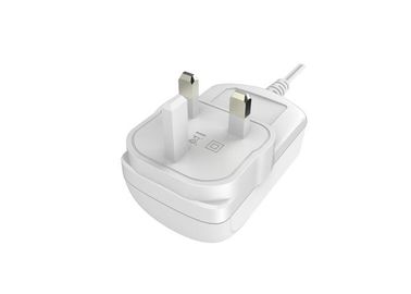 良い価格 セリウムGS LVDの承認の白いイギリスのプラグ2A AC Dc 12v力のアダプターの壁の台紙 オンライン