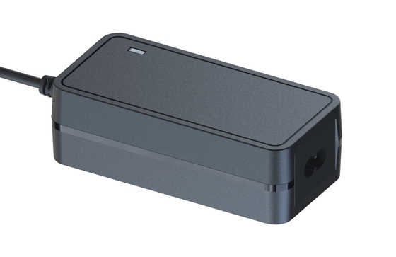 良い価格 SAA認定 デスクトップスイッチング電源 入力電圧 100-240V AC USプラグ 1.6A 最大入力電流 オンライン